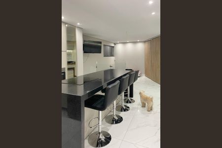 Casa à venda com 540m², 3 quartos e 4 vagas Casa à venda com 540m², 3 quartos e 4 vagasCozinha e Área de Serviço