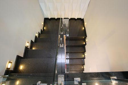 Casa à venda com 540m², 3 quartos e 4 vagasEscada