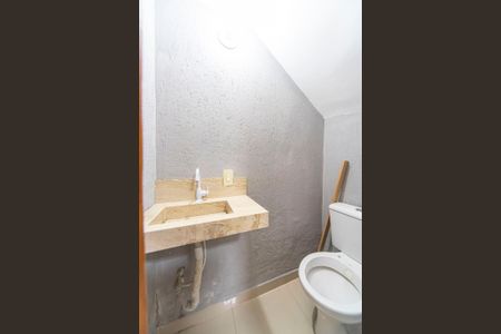 Casa à venda com 58m², 2 quartos e 2 vagasLavabo