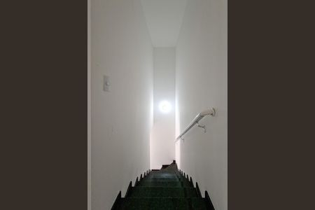 Casa de condomínio para alugar com 62m², 2 quartos e 1 vagaEscada