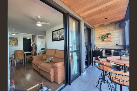 Apartamento à venda com 77m², 2 quartos e 1 vaga Apartamento à venda com 77m², 2 quartos e 1 vagaVaranda