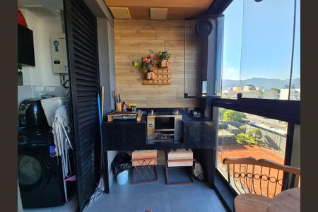 Apartamento à venda com 77m², 2 quartos e 1 vaga Apartamento à venda com 77m², 2 quartos e 1 vagaVaranda