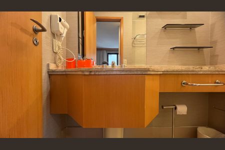 Apartamento para alugar com 42m², 2 quartos e sem vaga Apartamento para alugar com 42m², 2 quartos e sem vagaBanheiro