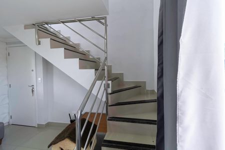 Apartamento à venda com 180m², 2 quartos e 1 vagaEscada