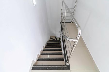 Apartamento à venda com 180m², 2 quartos e 1 vagaEscada