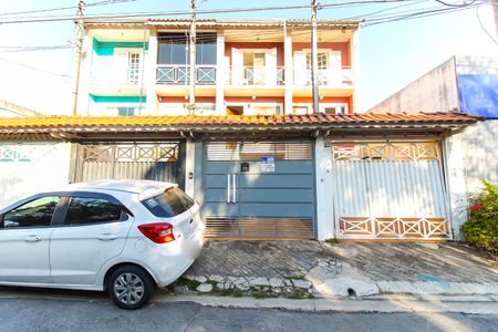 Casa à venda com 110m², 3 quartos e 5 vagas Casa à venda com 110m², 3 quartos e 5 vagasFachada + Plaquinha