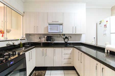 Casa à venda com 110m², 3 quartos e 5 vagas Casa à venda com 110m², 3 quartos e 5 vagasCozinha