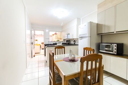 Casa à venda com 110m², 3 quartos e 5 vagas Casa à venda com 110m², 3 quartos e 5 vagasCozinha