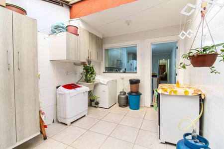 Casa à venda com 110m², 3 quartos e 5 vagas Casa à venda com 110m², 3 quartos e 5 vagasÁrea de Serviço