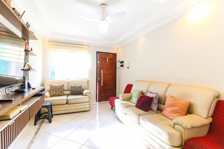 Casa à venda com 110m², 3 quartos e 5 vagas Casa à venda com 110m², 3 quartos e 5 vagasSala