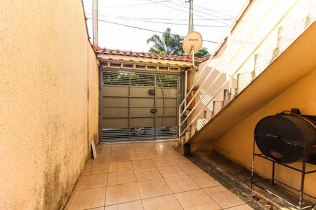 Casa à venda com 110m², 3 quartos e 5 vagas Casa à venda com 110m², 3 quartos e 5 vagasGaragem