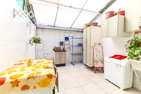 Casa à venda com 110m², 3 quartos e 5 vagas Casa à venda com 110m², 3 quartos e 5 vagasÁrea de Serviço