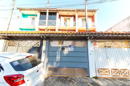 Casa à venda com 110m², 3 quartos e 5 vagas Casa à venda com 110m², 3 quartos e 5 vagasFachada + Plaquinha