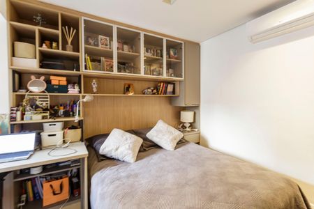 Apartamento à venda com 230m², 4 quartos e 3 vagas Apartamento à venda com 230m², 4 quartos e 3 vagasQuarto 1