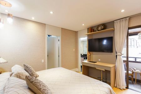 Apartamento à venda com 230m², 4 quartos e 3 vagas Apartamento à venda com 230m², 4 quartos e 3 vagasSuíte 2