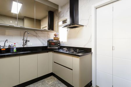 Apartamento à venda com 230m², 4 quartos e 3 vagas Apartamento à venda com 230m², 4 quartos e 3 vagasCozinha