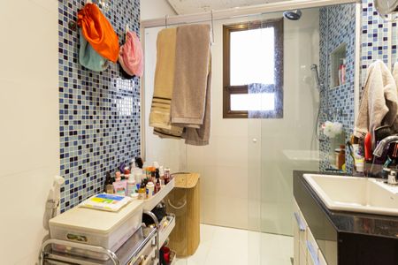 Apartamento à venda com 230m², 4 quartos e 3 vagas Apartamento à venda com 230m², 4 quartos e 3 vagasBanheiro Social