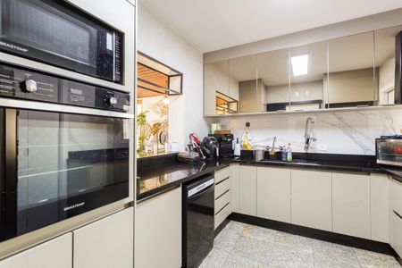 Apartamento à venda com 230m², 4 quartos e 3 vagas Apartamento à venda com 230m², 4 quartos e 3 vagasCozinha