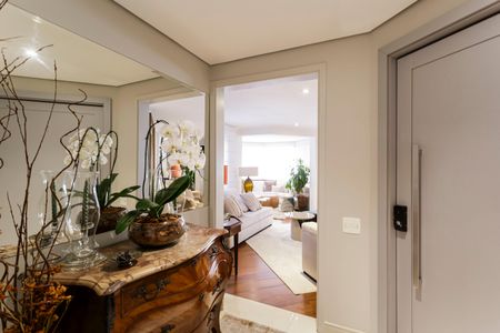 Apartamento à venda com 230m², 4 quartos e 3 vagas Apartamento à venda com 230m², 4 quartos e 3 vagasSala