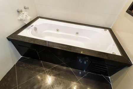 Apartamento à venda com 230m², 4 quartos e 3 vagas Apartamento à venda com 230m², 4 quartos e 3 vagasBanheiro da Suíte 2