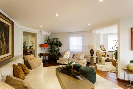 Apartamento à venda com 230m², 4 quartos e 3 vagas Apartamento à venda com 230m², 4 quartos e 3 vagasSala