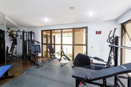 Apartamento à venda com 230m², 4 quartos e 3 vagas Apartamento à venda com 230m², 4 quartos e 3 vagasÁrea comum - Academia