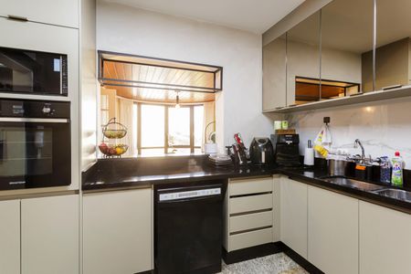 Apartamento à venda com 230m², 4 quartos e 3 vagas Apartamento à venda com 230m², 4 quartos e 3 vagasCozinha