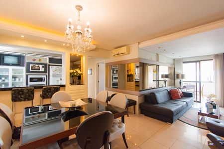 Apartamento para alugar com 160m², 4 quartos e 2 vagasCopa