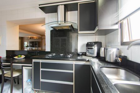 Apartamento para alugar com 160m², 4 quartos e 2 vagasCozinha