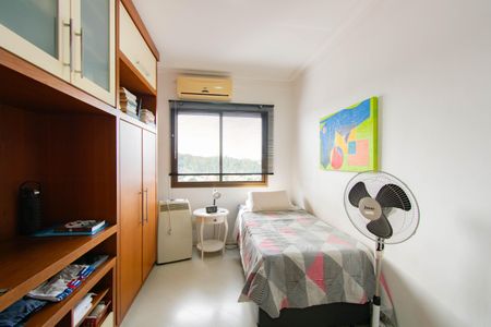 Apartamento para alugar com 160m², 4 quartos e 2 vagasQuarto 2