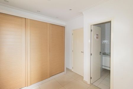 Apartamento para alugar com 120m², 3 quartos e 2 vagas Apartamento para alugar com 120m², 3 quartos e 2 vagasSuíte