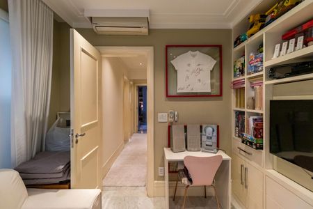 Apartamento para alugar com 190m², 4 quartos e 4 vagasQuarto