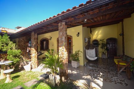 Casa para alugar com 150m², 4 quartos e 5 vagas Casa para alugar com 150m², 4 quartos e 5 vagasQuintal