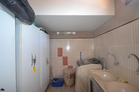 Casa para alugar com 150m², 4 quartos e 5 vagas Casa para alugar com 150m², 4 quartos e 5 vagasÁrea de Serviço