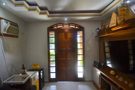 Casa para alugar com 150m², 4 quartos e 5 vagas Casa para alugar com 150m², 4 quartos e 5 vagasSala