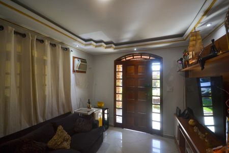 Casa para alugar com 150m², 4 quartos e 5 vagas Casa para alugar com 150m², 4 quartos e 5 vagasSala