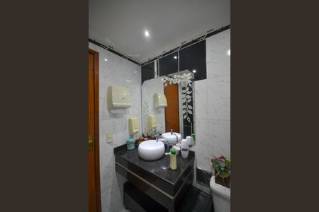 Casa para alugar com 150m², 4 quartos e 5 vagas Casa para alugar com 150m², 4 quartos e 5 vagasBanheiro Social