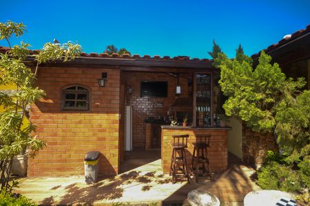 Casa para alugar com 150m², 4 quartos e 5 vagas Casa para alugar com 150m², 4 quartos e 5 vagasQuintal