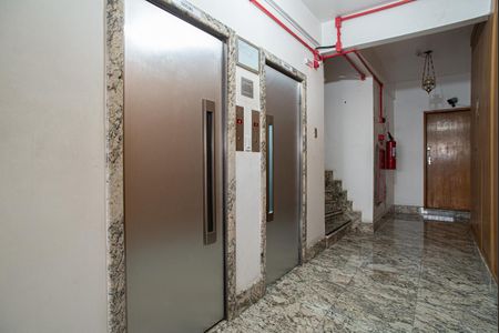 Apartamento à venda com 110m², 2 quartos e sem vagaÁrea comum - Elevadores