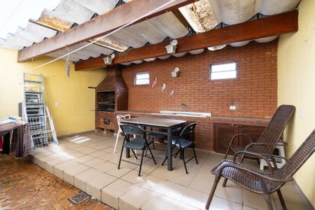 Casa à venda com 227m², 4 quartos e 2 vagas Casa à venda com 227m², 4 quartos e 2 vagasQuintal/ Churrasqueira