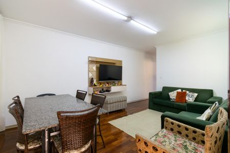 Casa à venda com 227m², 4 quartos e 2 vagas Casa à venda com 227m², 4 quartos e 2 vagasSala