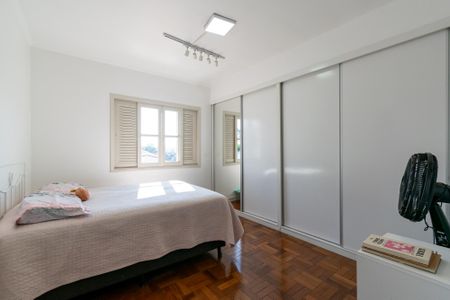 Casa à venda com 227m², 4 quartos e 2 vagas Casa à venda com 227m², 4 quartos e 2 vagasQuarto 3