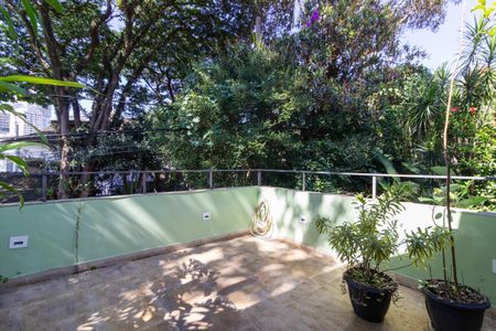 Casa para alugar com 150m², 3 quartos e 2 vagas Casa para alugar com 150m², 3 quartos e 2 vagasVaranda