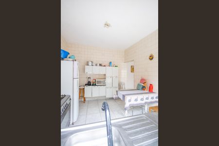 Casa à venda com 277m², 2 quartos e 2 vagas Casa à venda com 277m², 2 quartos e 2 vagasCozinha