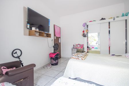 Casa à venda com 277m², 2 quartos e 2 vagas Casa à venda com 277m², 2 quartos e 2 vagasQuarto 1