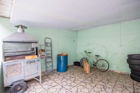 Casa à venda com 277m², 2 quartos e 2 vagas Casa à venda com 277m², 2 quartos e 2 vagasEspaço Multiuso