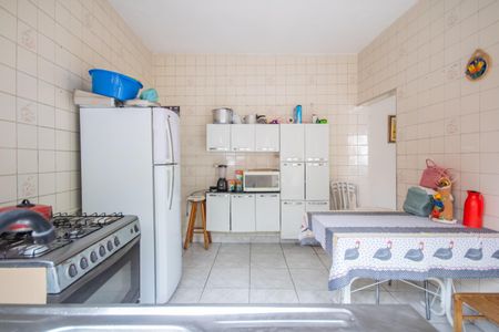 Casa à venda com 277m², 2 quartos e 2 vagas Casa à venda com 277m², 2 quartos e 2 vagasCozinha