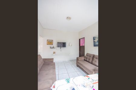 Casa à venda com 277m², 2 quartos e 2 vagas Casa à venda com 277m², 2 quartos e 2 vagasSala