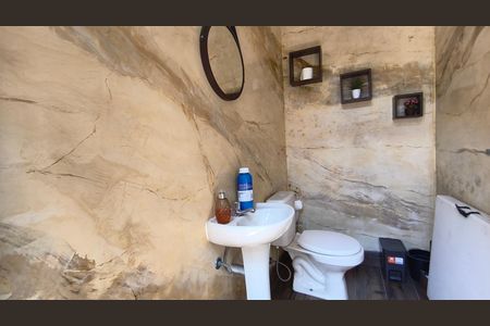 Casa à venda com 200m², 3 quartos e 1 vaga Casa à venda com 200m², 3 quartos e 1 vagaBanheiro de Serviço