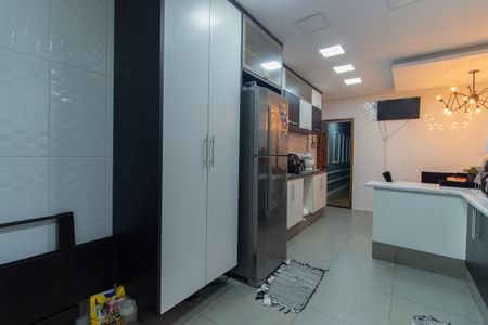 Casa à venda com 200m², 3 quartos e 1 vaga Casa à venda com 200m², 3 quartos e 1 vagaCozinha